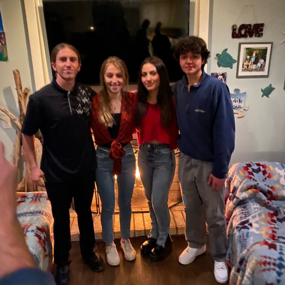 Meet your Posher, Adria - Picture 11 of 11